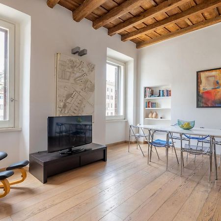 Modern Apartment In Campo De Fiori Rome Exterior photo